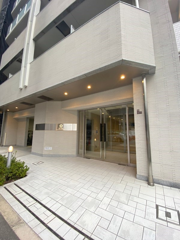 クリスタルグランツ西本町の外観