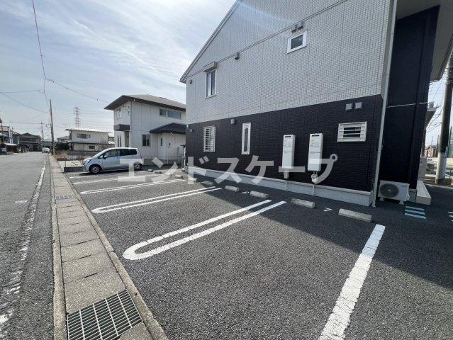 フォンテーヌ デュオの駐車場|高崎、前橋のお部屋探しはエンドスケープまで！お客様の理想お聞かせ下さい♪
