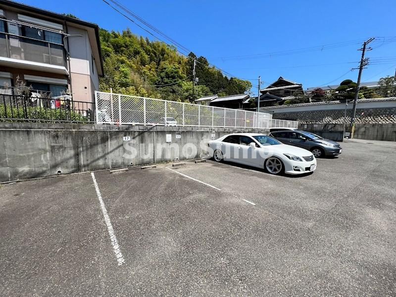 グリーンシャトレⅡの駐車場|カースペースがあります