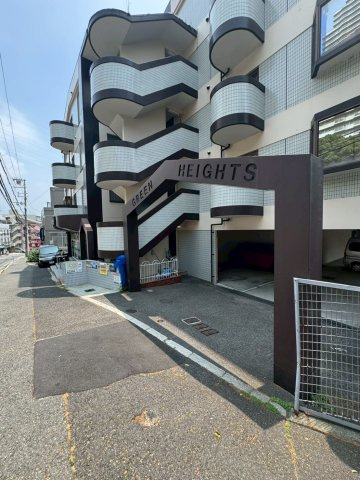 グリーンハイツ妙法寺A棟の駐車場