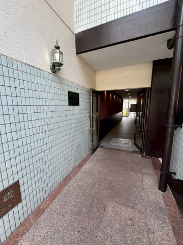 グリーンハイツ妙法寺A棟のロビー