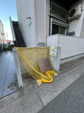 クレストコート鷹取の駐車場