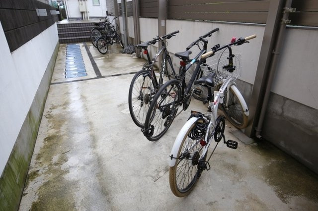 新宿区西落合４丁目のアパートのその他共用部分|駐輪場☆