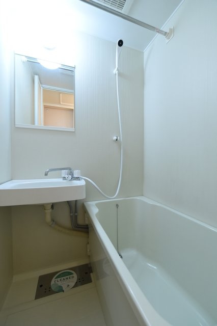 新宿区西落合４丁目のアパートの浴室|風呂☆(同一仕様写真)
