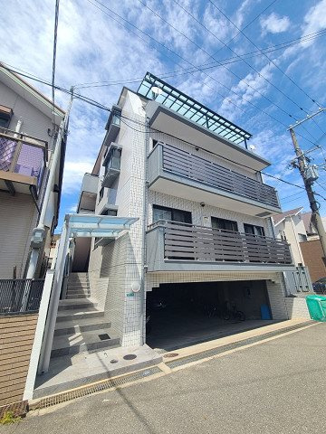 ゴーティ甲子園1番館の外観