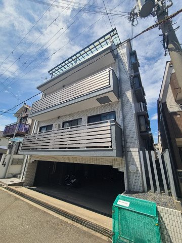 ゴーティ甲子園1番館の外観