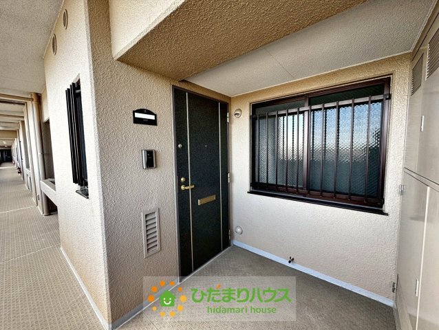ルネ・グランテラスの玄関