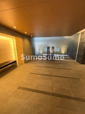 クレストコート靭公園のロビー