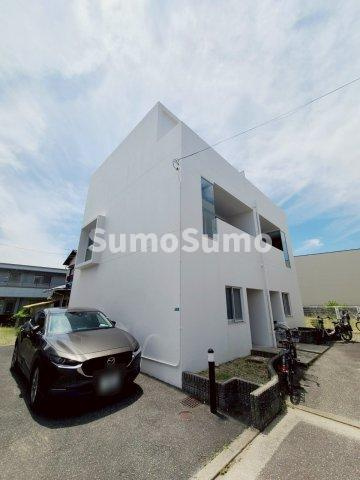 クレスト甲東園 B棟の外観