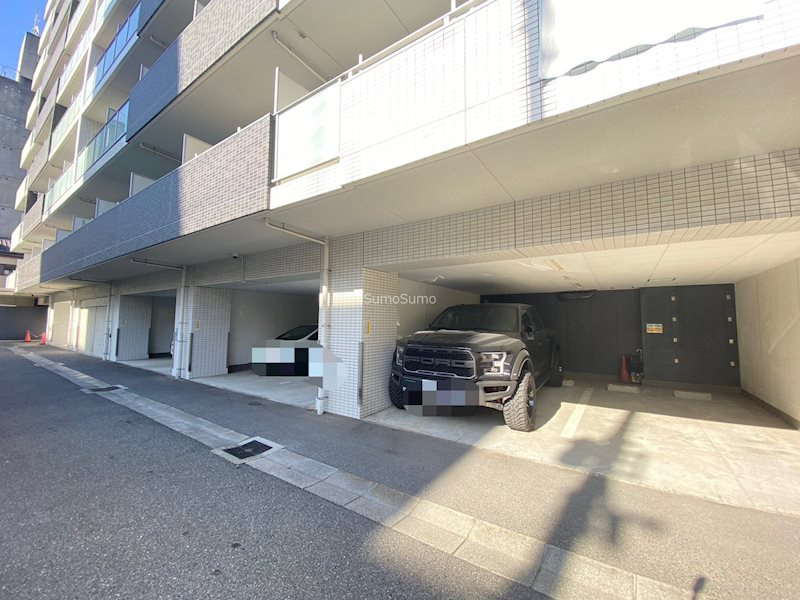 グルーヴ日本橋の駐車場