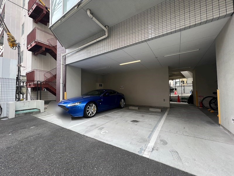 クレビオス難波EASTの駐車場|駐車スペースもあります