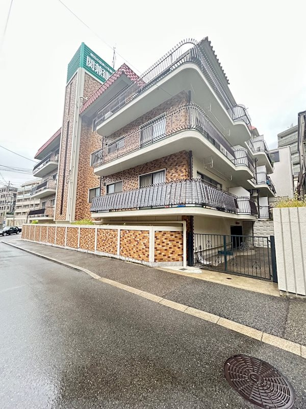 グリーンハイツ六甲の外観