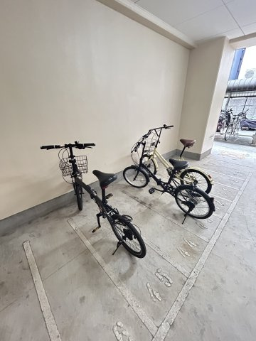 クレアートヨーロッパアベニューシティライフの駐車場