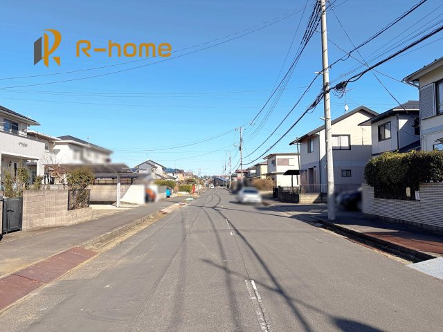 稲敷郡阿見町55期　新築戸建て　1号棟の前面道路含む現地写真|『今から見たい！』大歓迎です♪
お気軽にＲ－ｈomeまでお問い合わせください。