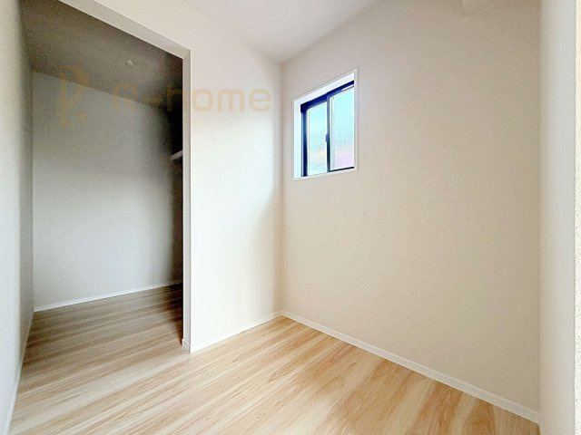 稲敷郡阿見町55期　新築戸建て　1号棟の収納|主寝室に便利なフリースペース＆ウォークインクローゼット付き！