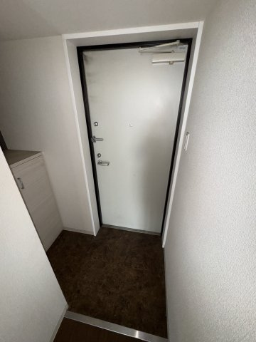 クレアドル須磨Ⅲの玄関|明るい玄関です