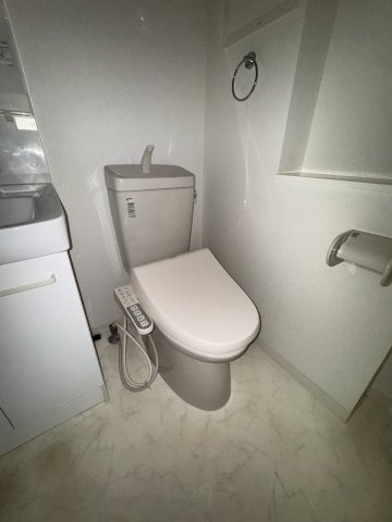 クレアドル須磨Ⅲのトイレ|ゆったりとした空間のトイレです