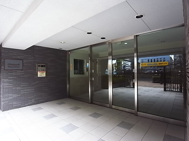 グレンパーク兵庫駅前の外観