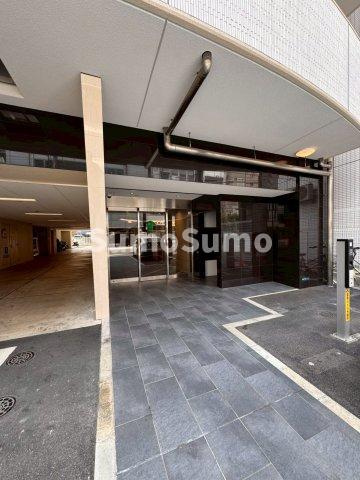 セレニテ堺筋本町プリエのエントランス|落ち着いたエントランスです