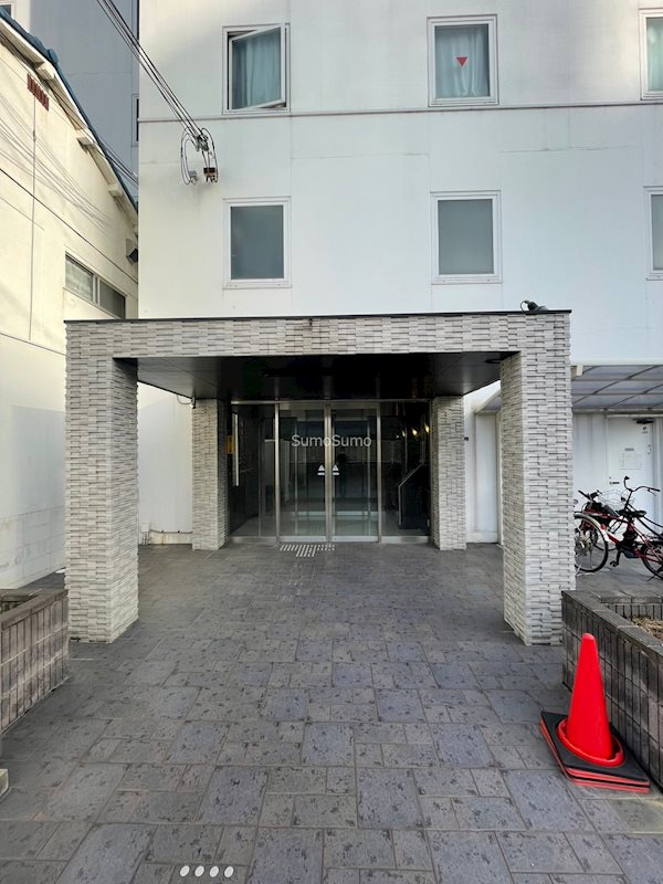 クレアジオーネ中之島西のエントランス