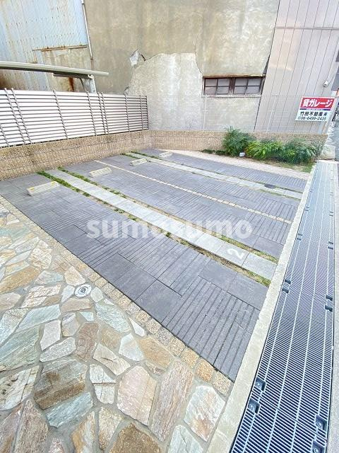 クレイノシンフォニー野村の駐車場