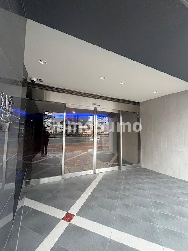 セレニテ難波リアンのエントランス