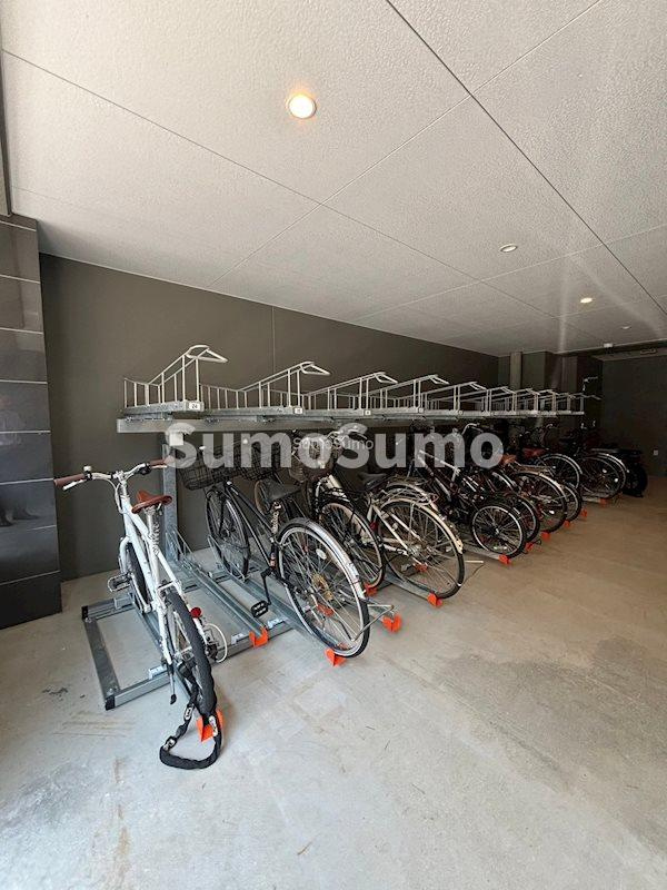 セレニテ難波グランデシュッドの外観
