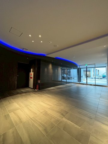 セレニテ難波グランデシュッドのロビー
