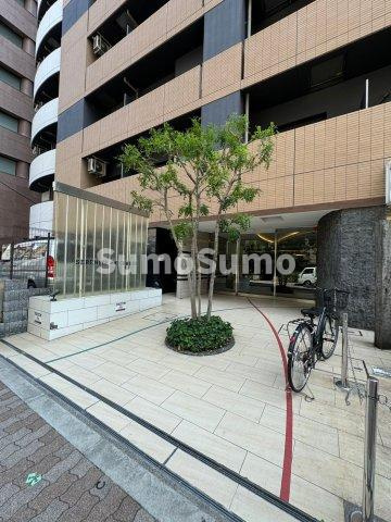 セレニテ本町グランデのエントランス