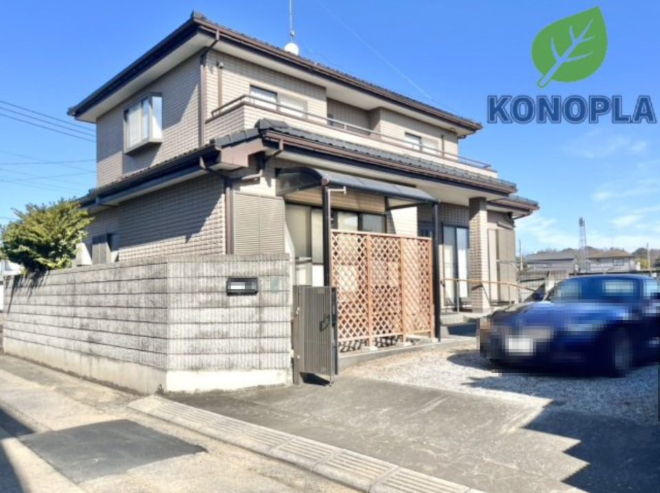 【中古戸建】館林市堀工町の外観|■外観｜専用庭は趣味に使用しても良し！急な来客時には駐車スペースとしても使用できます！