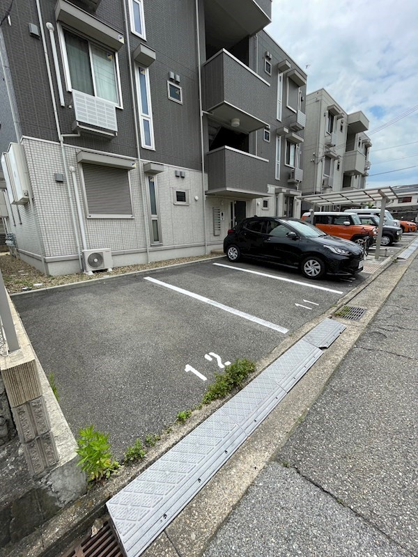 セジュール垂水eastの駐車場