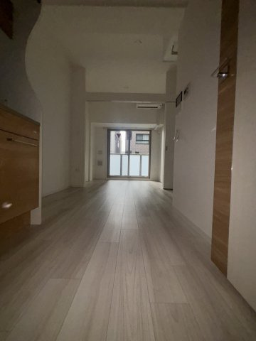 セレニテ神戸元町クレアの居間・リビング