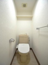 【トイレ】 | 秀和新川アネックス | コンパクトで使いやすいトイレです