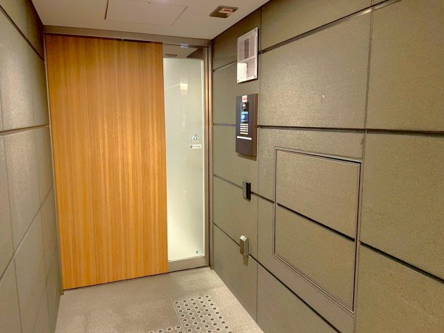 ◆ＬＤＫ広々２０帖以上の角住戸◆３沿線利用可◆ペット飼育可能（規約有）◆プレミスト京都烏丸御池２番館の防犯設備|オートロック