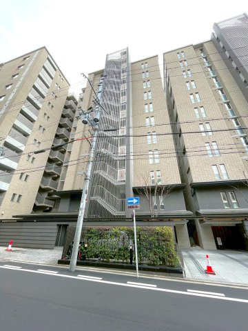◆ＬＤＫ広々２０帖以上の角住戸◆３沿線利用可◆ペット飼育可能（規約有）◆プレミスト京都烏丸御池２番館の外観|マンション外観
左から１・２・３番館
