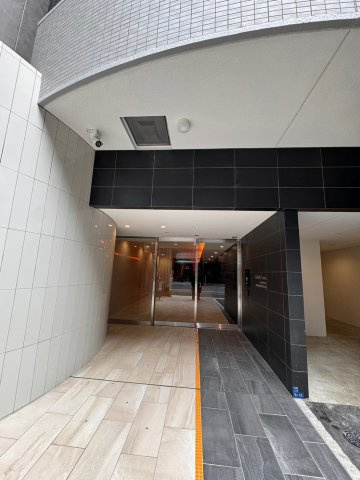 セレニテフラン本町のエントランス