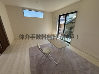 【居間・リビング】 | 神戸市西区竹の台3丁目　新築戸建1号棟　仲介手数料無料！ | 使いやすいリビングです