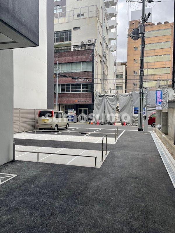 セレニテ日本橋ミラクの駐車場