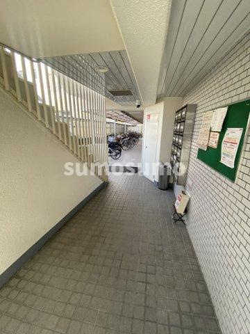 セシル富松のロビー