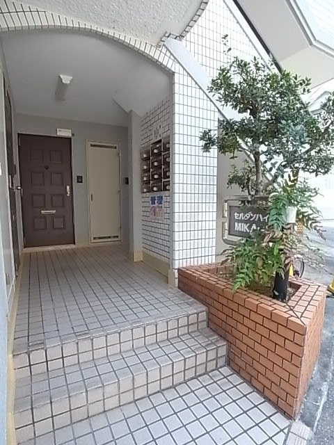セルダンハイツ御影のエントランス