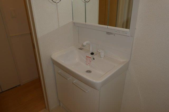 エテルナナリッシュⅡの独立洗面台|シャンプードレッサー