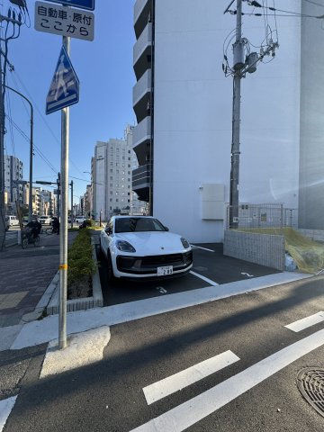 セレニテ神戸ミラクシュッドの駐車場