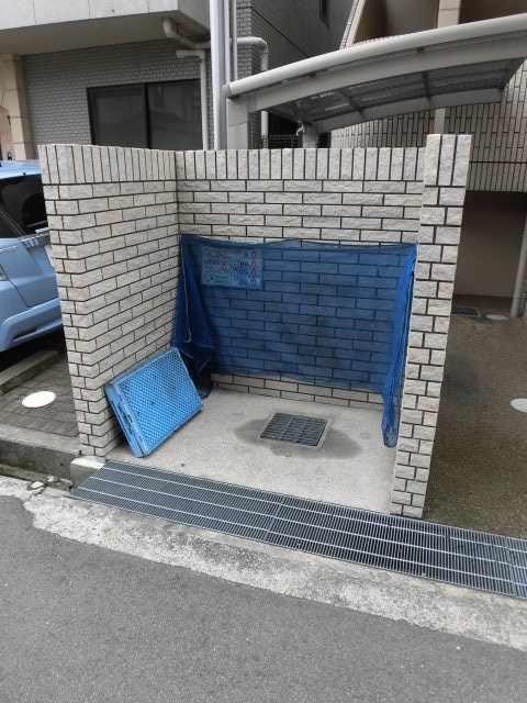 コモ西宮北口の外観