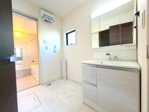 岸和田市池尻町3期全2棟リーブルガーデン　2号棟の脱衣所