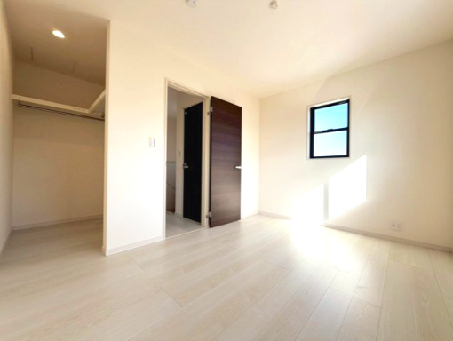 岸和田市池尻町3期全2棟リーブルガーデン　2号棟の洋室