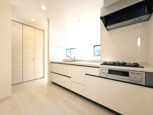 岸和田市池尻町3期全2棟リーブルガーデン　2号棟のキッチン|キッチンもきれいです