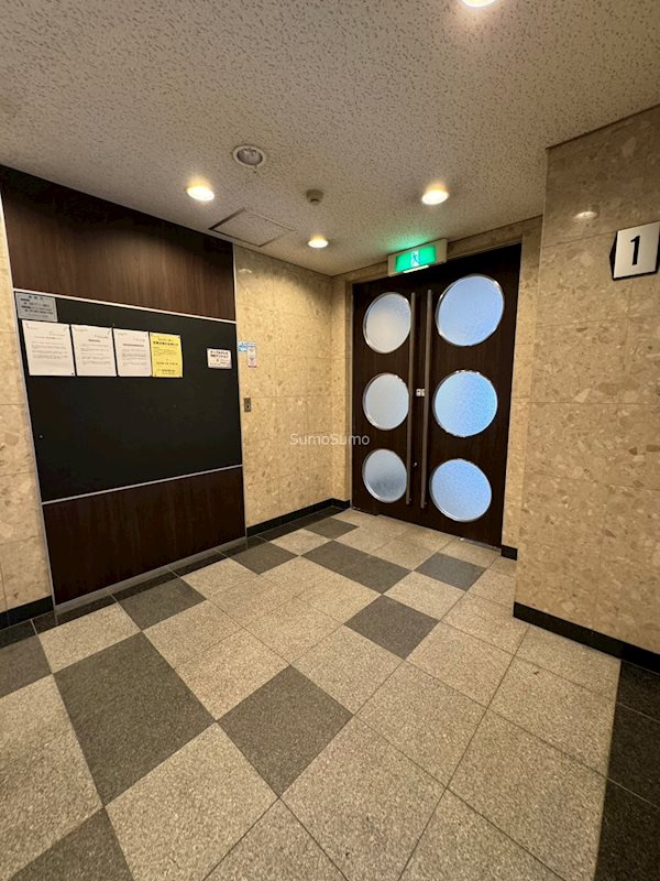 コスモリード大阪本町のロビー|建物の内部です