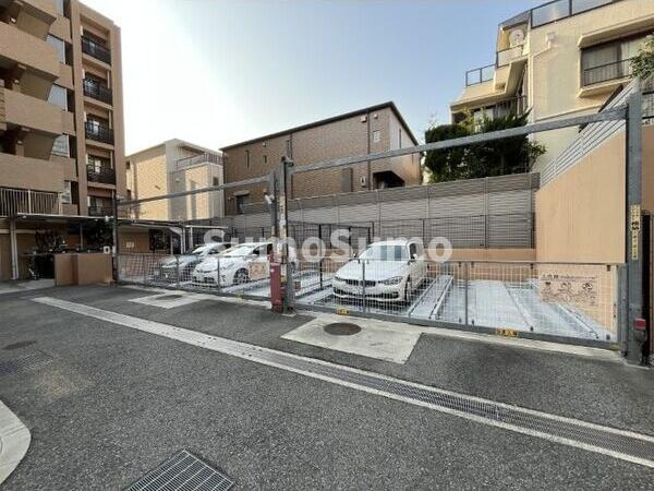 ザ・パークハウス六甲の駐車場