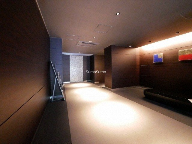 パークアクシス本町のロビー|落ち着いたロビーです
