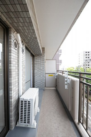 フレスコ川崎のバルコニー|※写真は同タイプ住戸です。